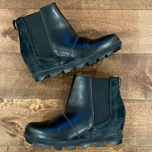 SOREL Joan of Arctic Wedge Chelsea size 4Y